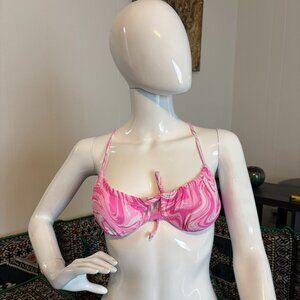 NWT Rue21 Pink and Swirl Bikini Top. Size (M)